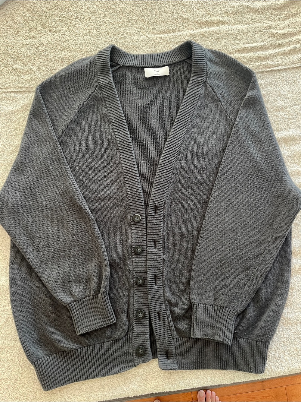 Tna (Aritzia) V-Neck Button Cardigan
Size 2